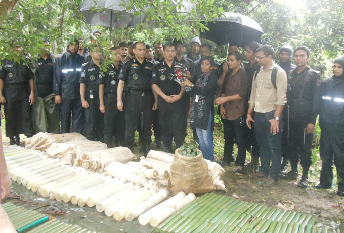 সাতছড়িতে অবৈধ অস্ত্রের ভান্ডার-র‌্যাবের অভিযান