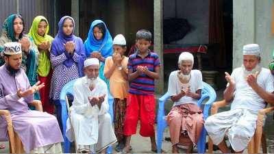 বিজিবি নায়েক রাজ্জাককে ফেরত দেয়ার খবরে গ্রামের বাড়িতে আনন্দ-বিশেষ মোনাজাত