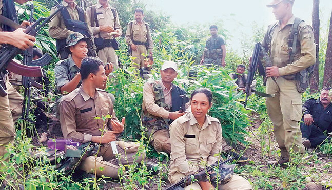 বাপের বেটি পুলিশ সংযুক্তা পরাশর-যার নামে জঙ্গিরা এলাকা ছেড়ে পালায়