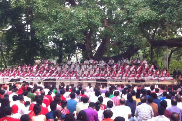 সকল ভয় জয় করে বাঙ্গালির আজ পহেলা বৈশাখ উদযাপন