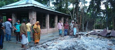 আলমসাধুর আস্তানায় আগুন-২ সাধুর চুল কেটে নির্যাতন