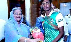 mustafizur-pm-hasina-www.jatirkhantha.com.bd