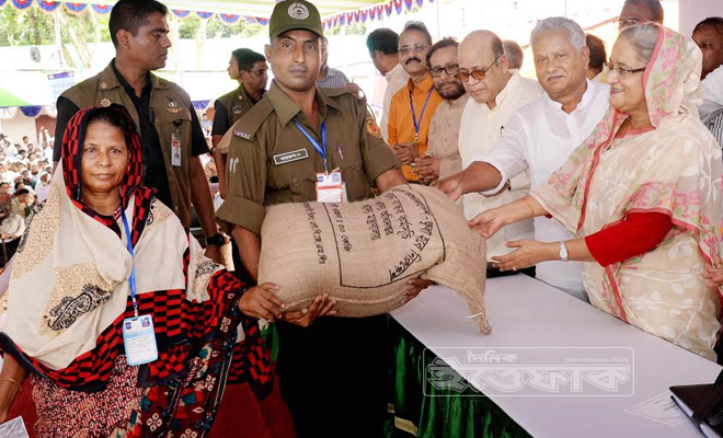 ১০ টাকা কেজিতে চাল বিতরণ শুরু