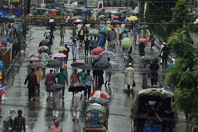 মাঝারি থেকে ভারি ধরনের বৃষ্টি হতে পারে কাল’ও