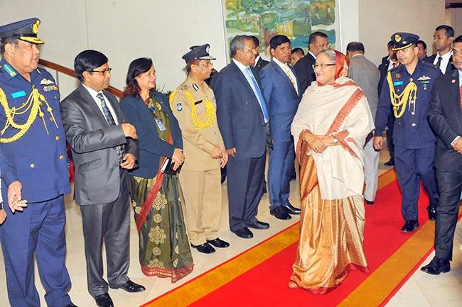 বিমানের অব্যবস্থাপনার খেসারত প্রধানমন্ত্রীর বিমানে যান্ত্রিক ত্রুটি