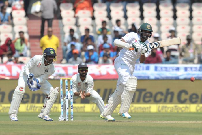 Mushfiq, Mehedi keep Bangladesh afloat