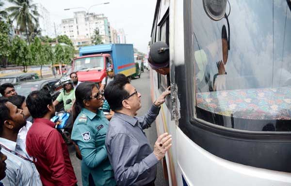 সিটিং চিটিং-অভিযানের পর এবার বাস উধাও রাজধানীতে-দুর্ভোগ