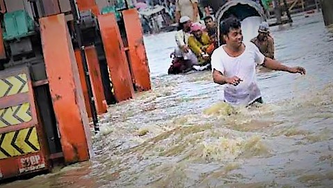 বর্ষা না আসতেই বেহাল চাটগাঁ! ডুবে গেছে নিম্নাঞ্চল