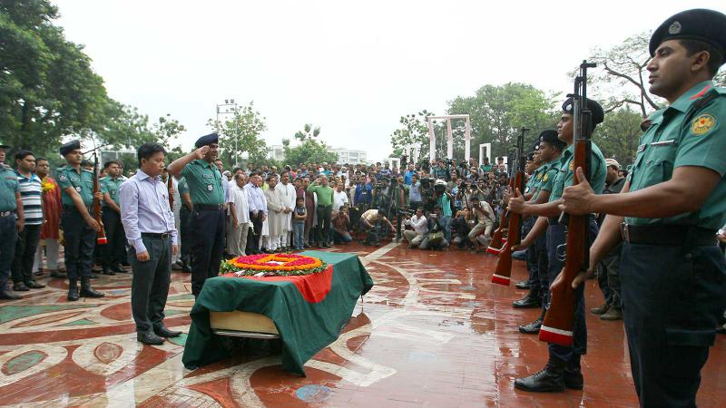 ভালবেসে চলে যেওনা-লাকী..