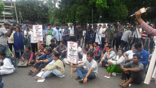 লেডি জাস্টিজের পক্ষ নেয়ায় পুলিশের এ্যাকশান