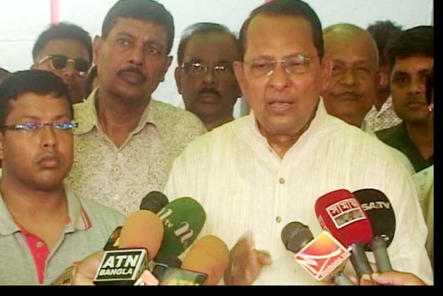 খালেদা গণতন্ত্রের ‘সৎমা’-জঙ্গি’র আসল’মা