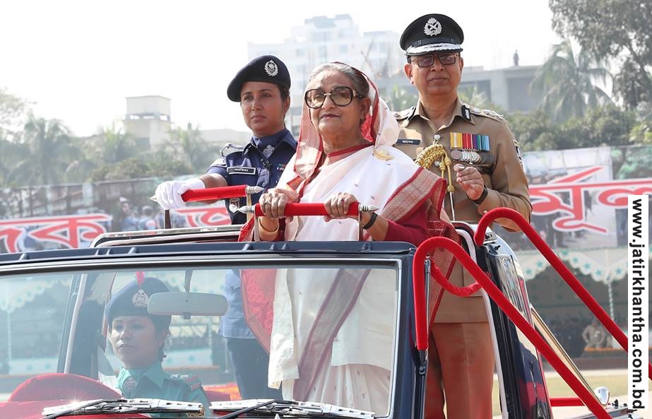 সব দাবি মঞ্জুর এবার চাই পুলিশ সেবা!