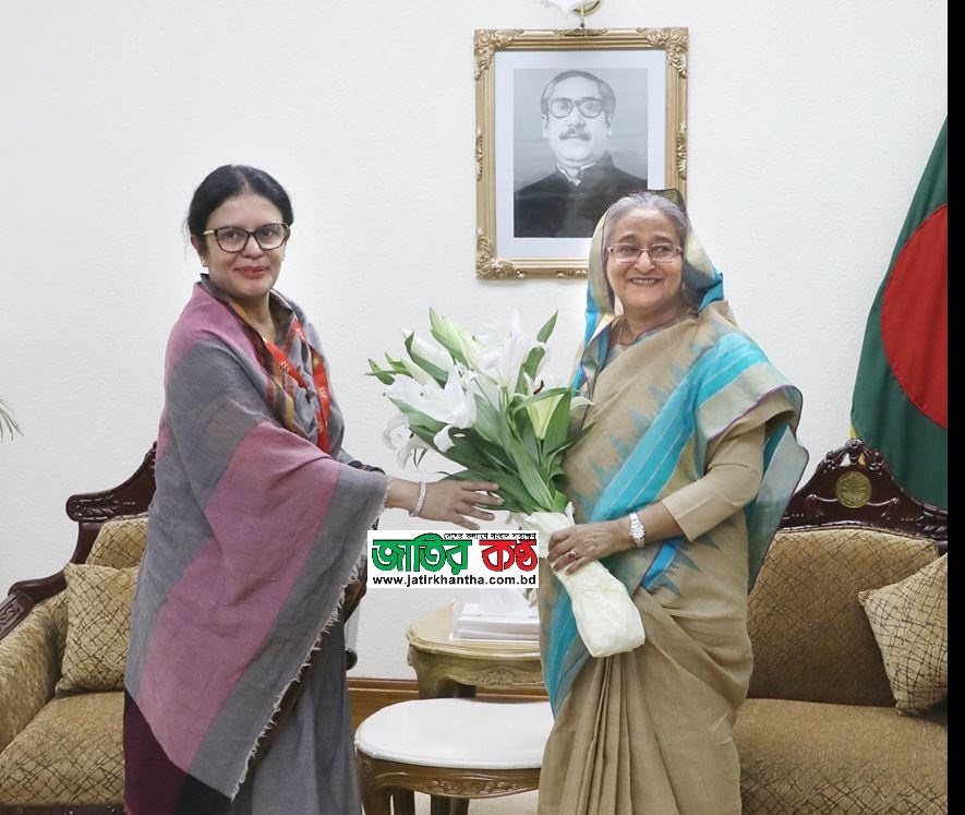বাজিমাত করে প্রধানমন্ত্রীর সান্নিধ্যে রুবানা-