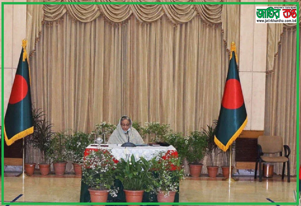 ‘করোনা আক্রান্ত কমিয়ে আনতে হবে’