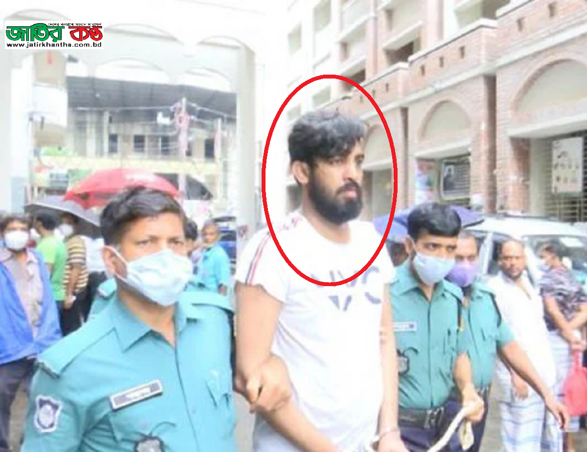 টাকার বিছানায় ঘুমাতো সে-