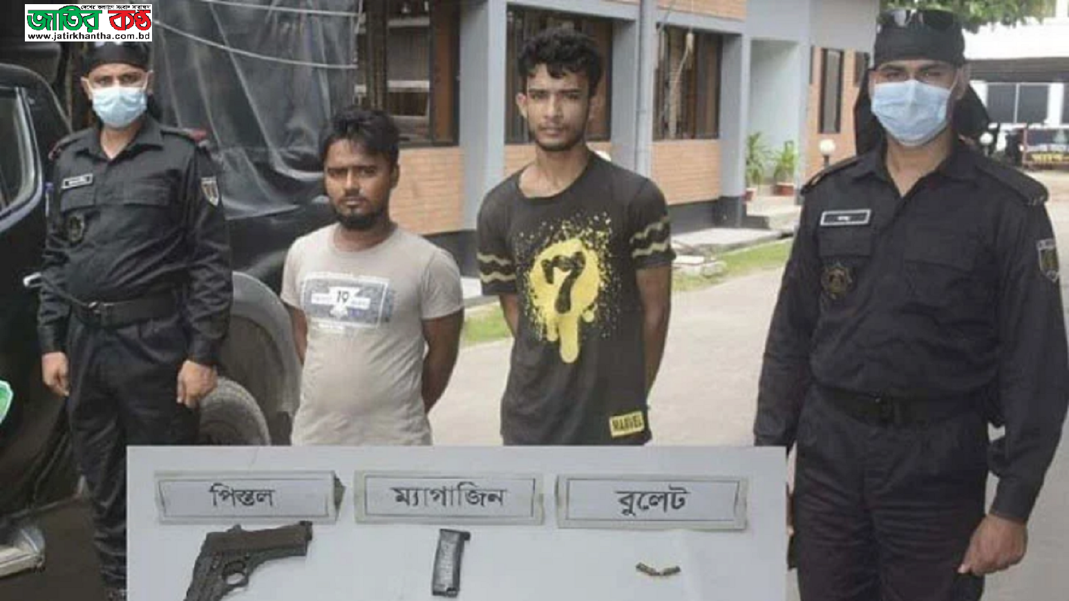 নোয়াখালীর নারী বিবস্ত্রকারী সেই লম্পটরা র‌্যাবের কব্জায়