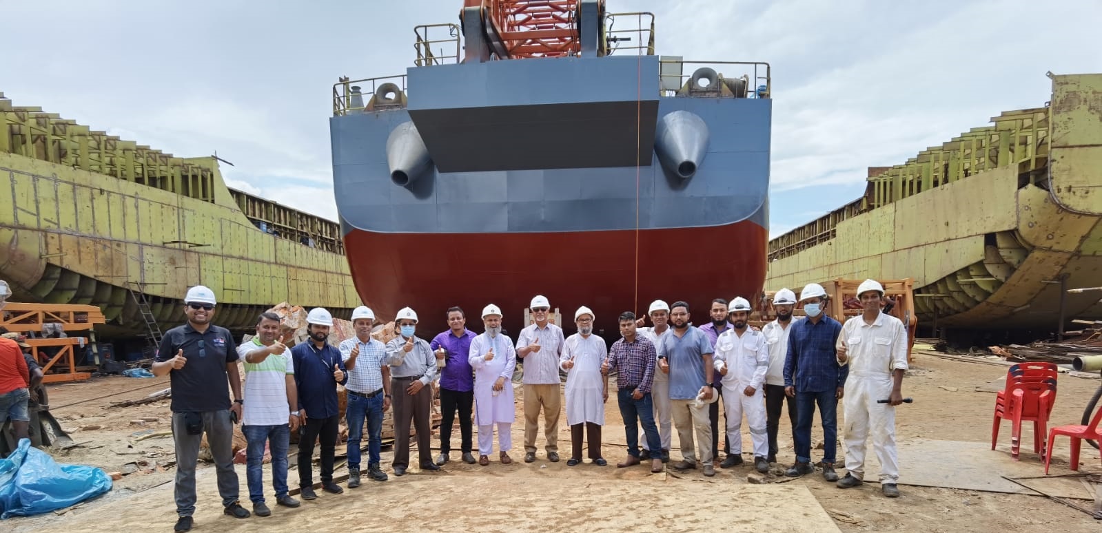 শিপিং ভেসেল এমভি রানিয়া-৬ উদ্বোধন বসুন্ধরার ১২টি লাইটার জাহাজ জলপথে নামছে
