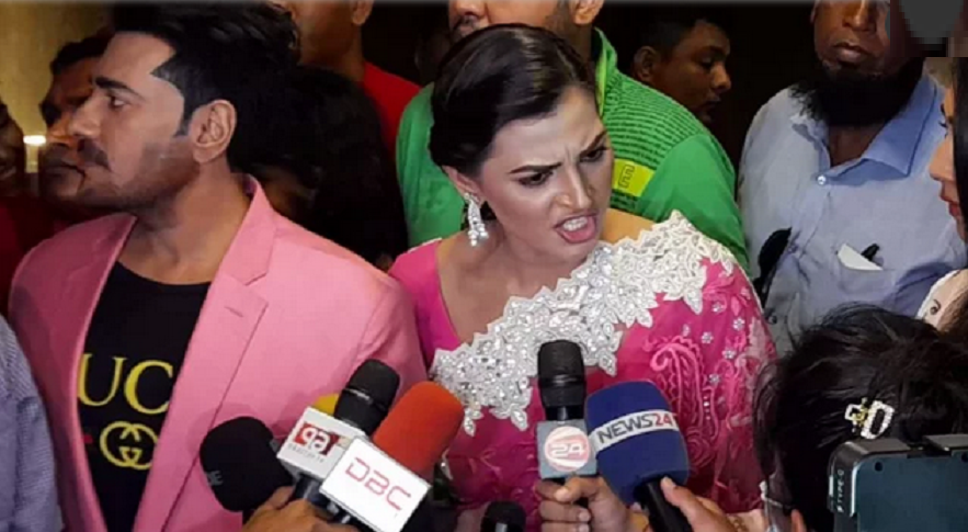 নায়িকা প্রসঙ্গে হঠাৎ বিগড়ে গেল দিন দ্য ডে নায়িকা বর্ষা