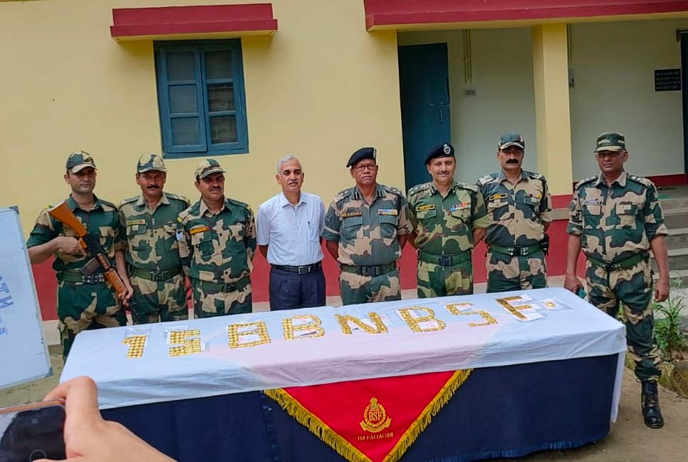সীমান্তে জমজমাট গোল্ড স্মাগলিংধরা পড়ল ৪১কেজি স্বর্ণের বিস্কুট