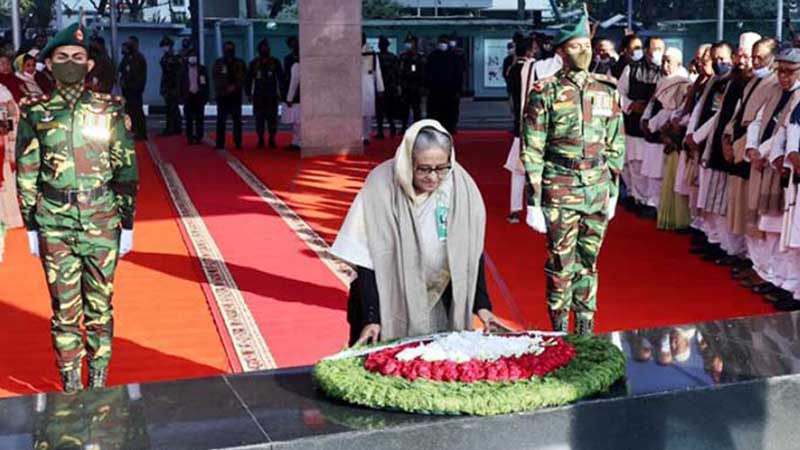 বঙ্গবন্ধুর প্রতিকৃতিতে প্রধানমন্ত্রীর শ্রদ্ধা