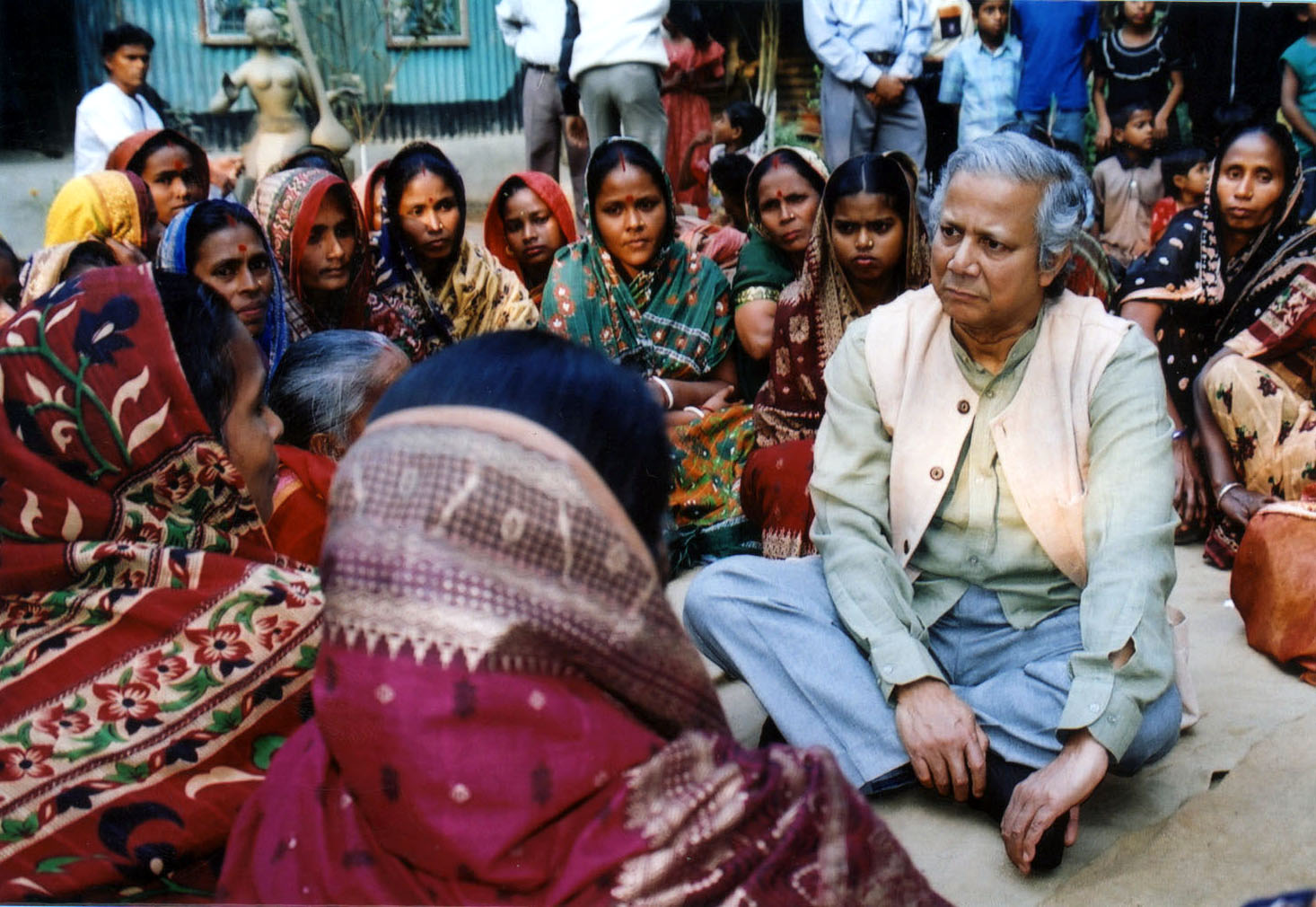 লুটপাটের শিরোমনি ড. ইউনুস