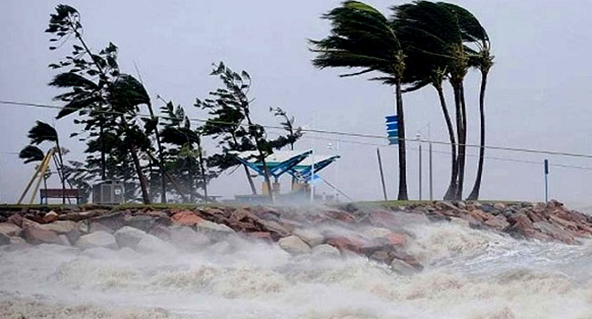 ভারত-পাকিস্তানের উপকূলীয় অঞ্চল-ঘূর্ণিঝড় বিপর্যয়ের প্রভাবে বিপর্যস্ত