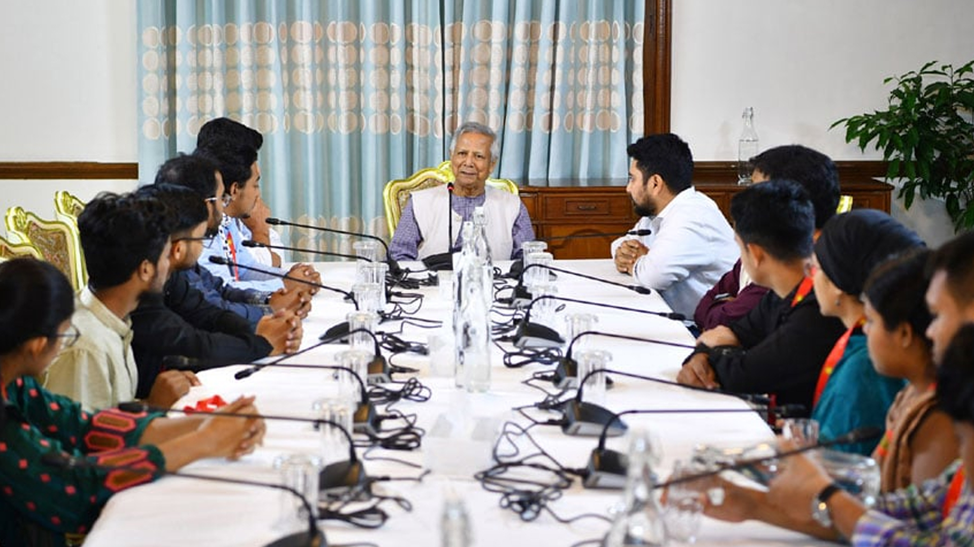 শিক্ষার্থীরাই রাষ্ট্রের অভিভাবক: প্রধান উপদেষ্টা 