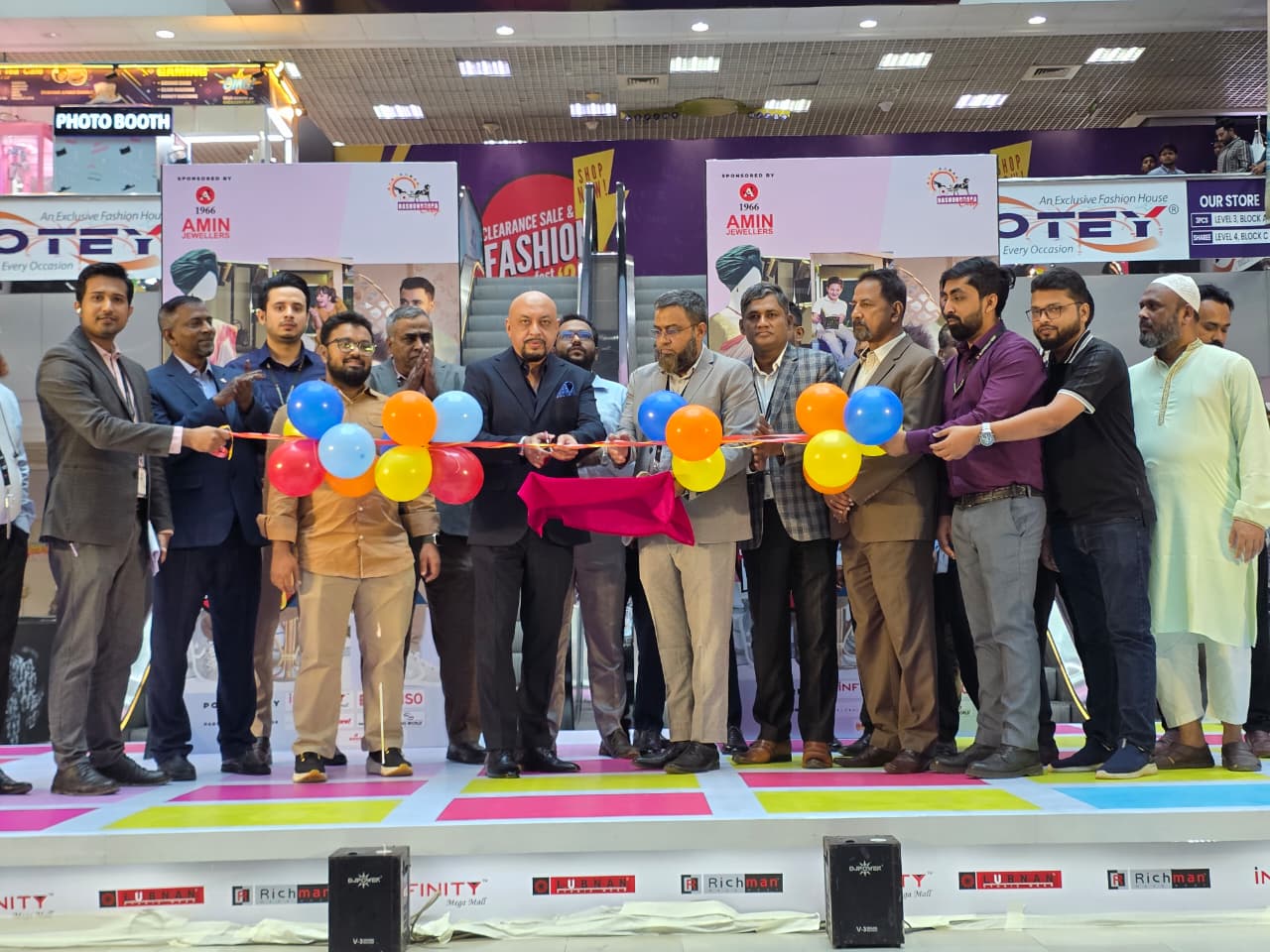 “ক্লিয়ারেন্স সেল ও ফ্যাশন ফেস্ট” বসুন্ধরা সিটিতে চলবে ২ সপ্তাহ