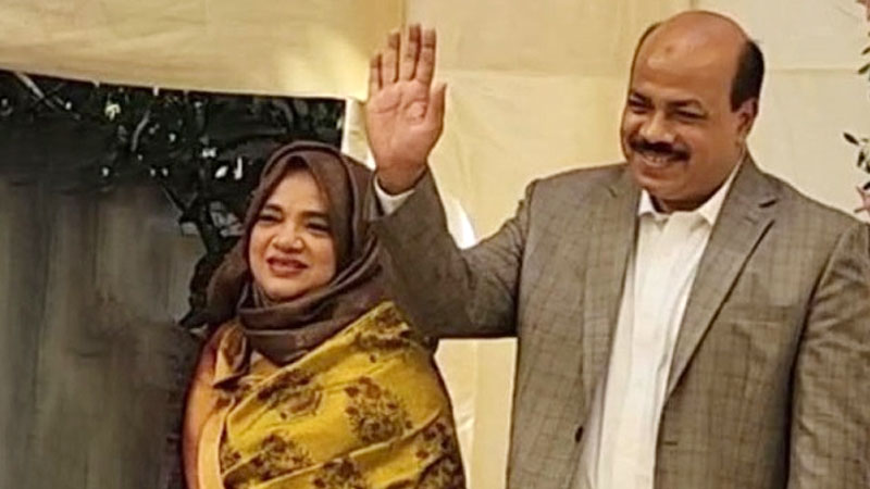 ২৬০ কোটি লুটে স্বস্ত্রীক ওয়ান্টেড বিএনপি নেতা আসলাম