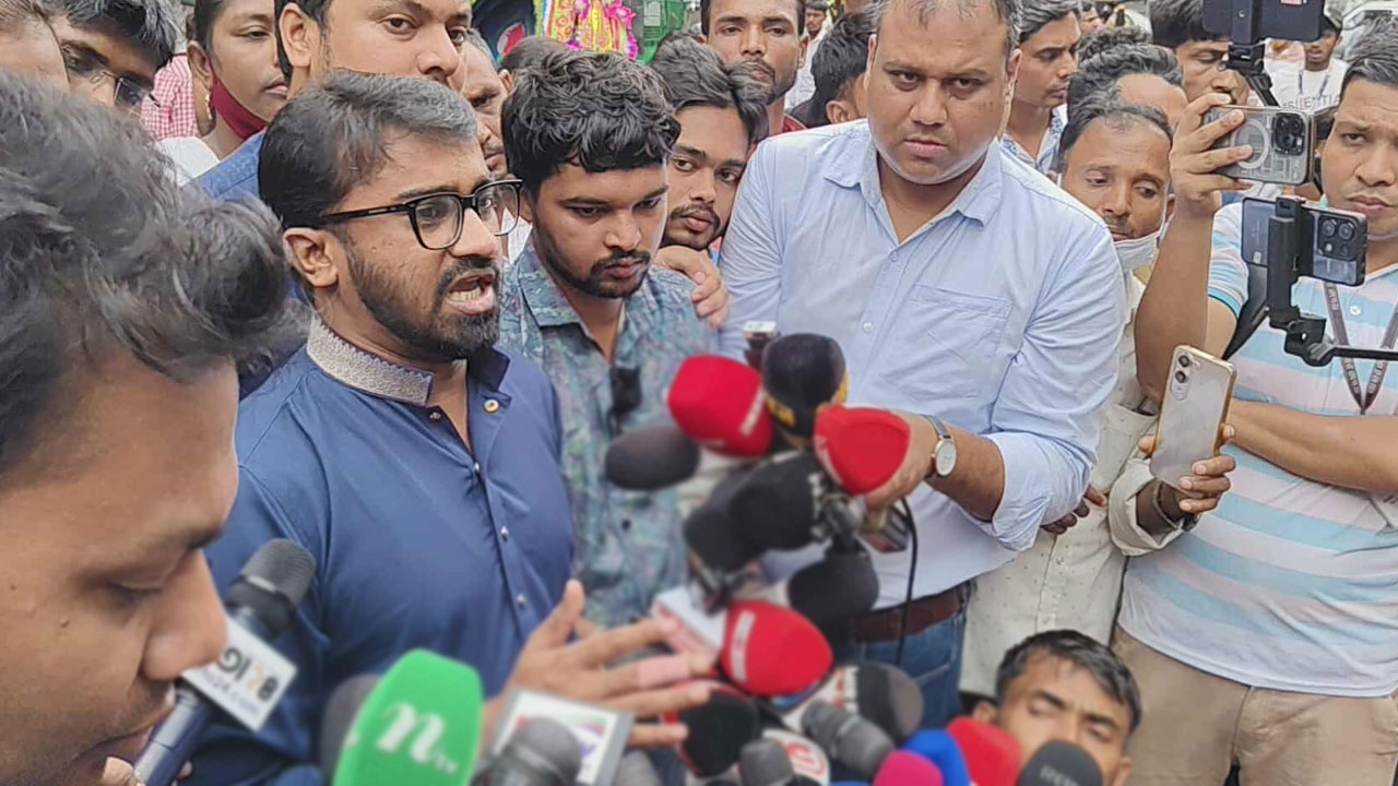 রাশেদ খানের দাবি সেনাবাহিনী ‘মব’ সৃষ্টি করছে