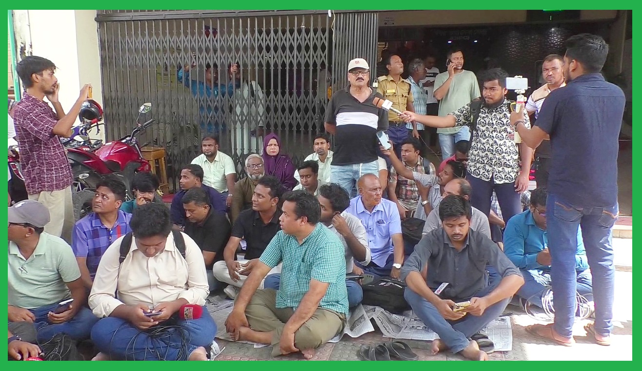 জুলাইযোদ্ধা রকি গংদের ৫ কোটি ধান্ধায় সাংবাদিকের বাগড়া বাদলকে মারধর রংপুরে