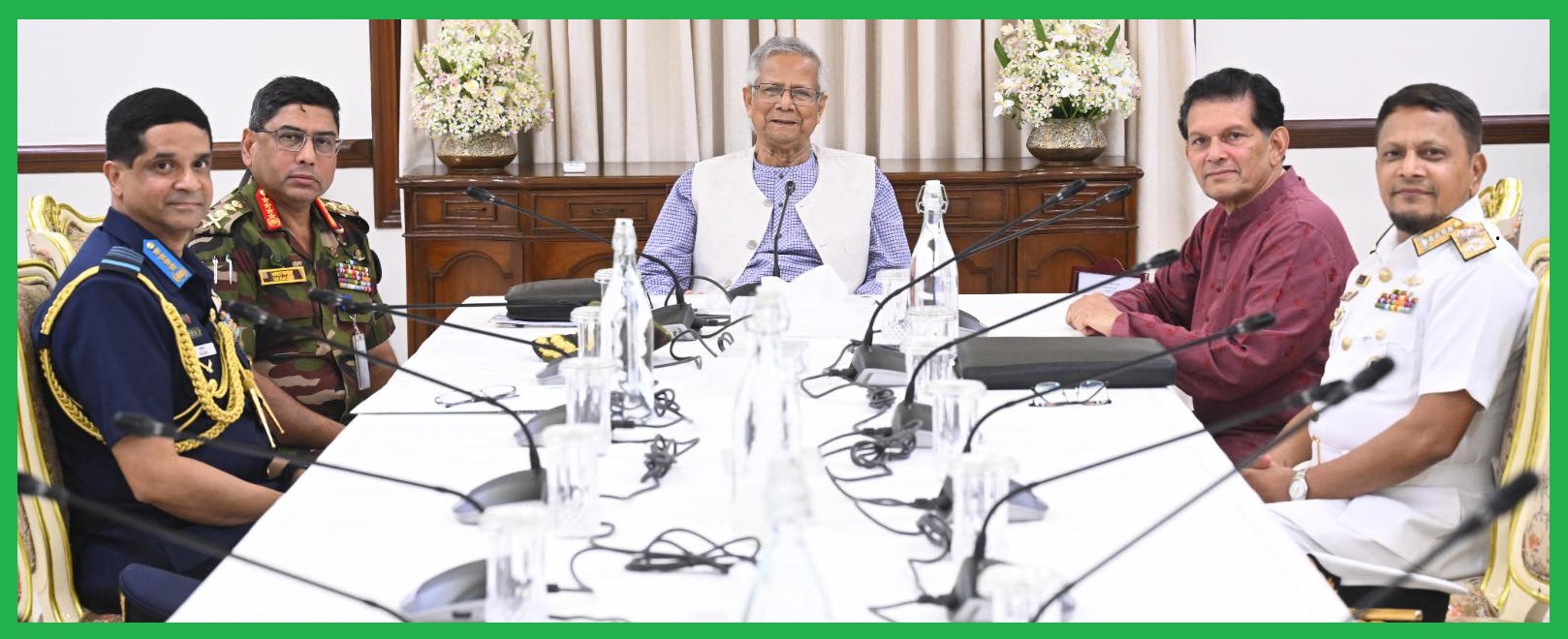 ‘গুরুত্বপূর্ণ বিষয়ে’ বৈঠক-তিন বাহিনী প্রধান যমুনায়