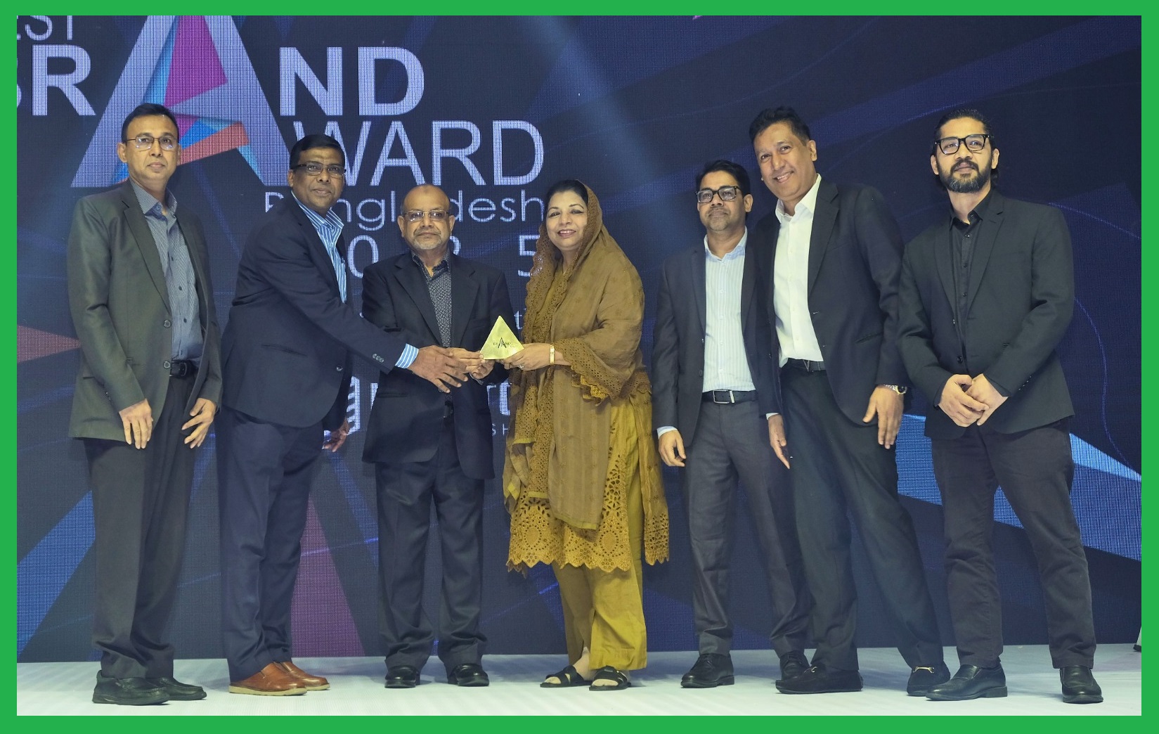 ৮ম বারের মত বেস্ট ব্র্যান্ড অ্যাওয়ার্ড- জিতল বাংলাদেশের বসুন্ধরা টিস্যু