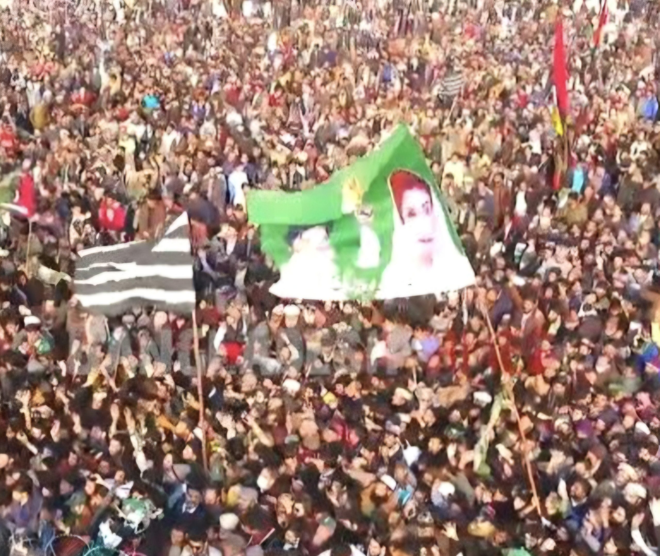 অশান্ত কাশ্মীর গণতন্ত্রের সংকট পাকিস্তানে
